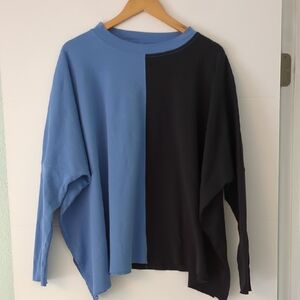 Planet By Lauren G. Two-Tone Blue& Black Oversized Crewneck Sweatshirt One Size
